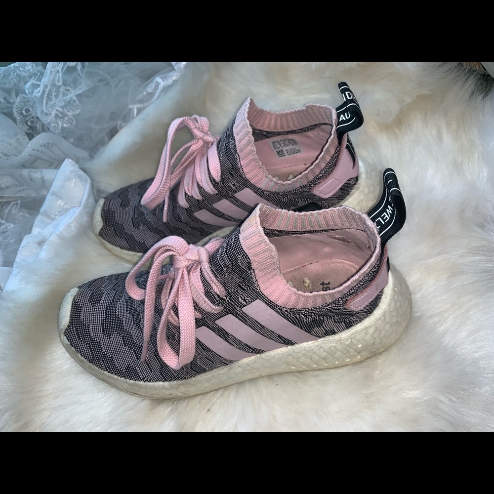 Women Adidas NMD R2 Primeknit Running Shoes